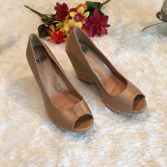 COPY - Sofft Tan Gold Cork Heel Peep Toe Snug Sz 8M: - Picture 2 of 9